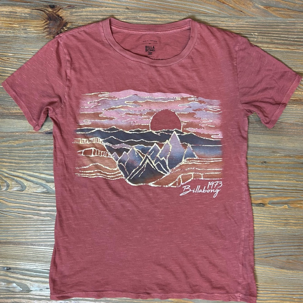 Billabong Women's Red Graphic Tee